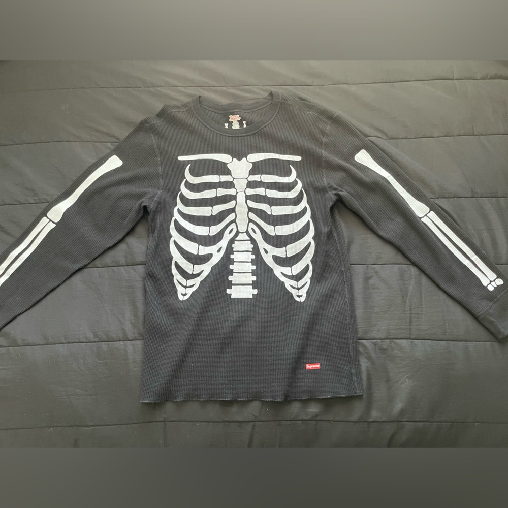 Supreme Hanes Bones Thermal Size Large (Brand New)